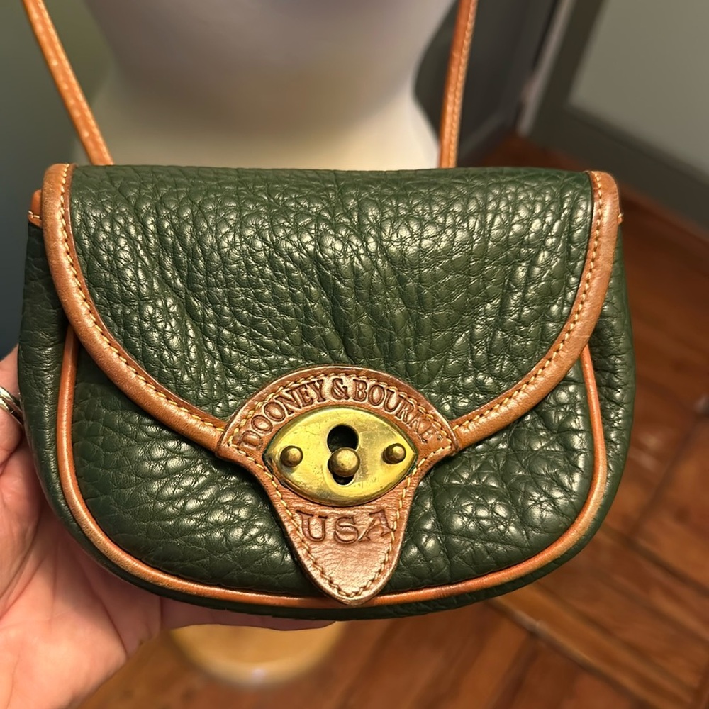 Dooney & Bourke crossbody or belt bag